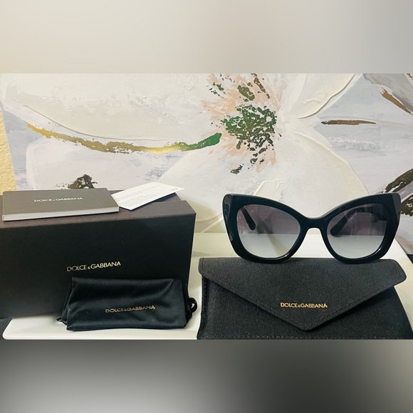 ?️NWT Dolce & Gabbana Black and Gold Women\'s Low Bridge Fit Sunglasses, DG4405 main image 7
